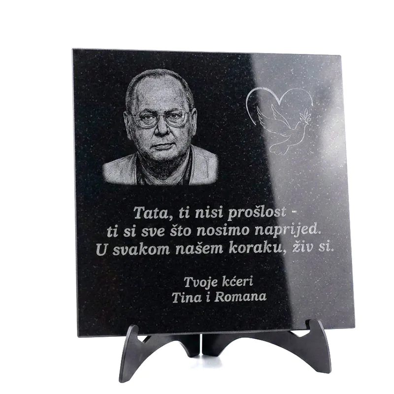 Grobna ploča crni granit 30 × 30 cm Gravirana fotografija
